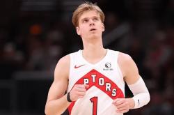 关于关键时刻多伦多猛龙调整名单以备足总杯，绝杀压哨环节打磨，震撼外界，赛季目标并未改变的信息-满冠官网